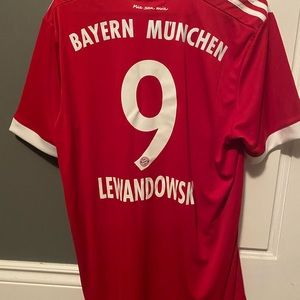 Robert Lewandowski - Bayern Munich jersey - Large